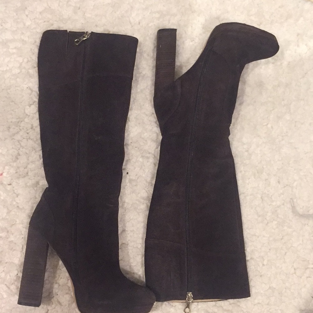 Extremely cute knee high heel boots!